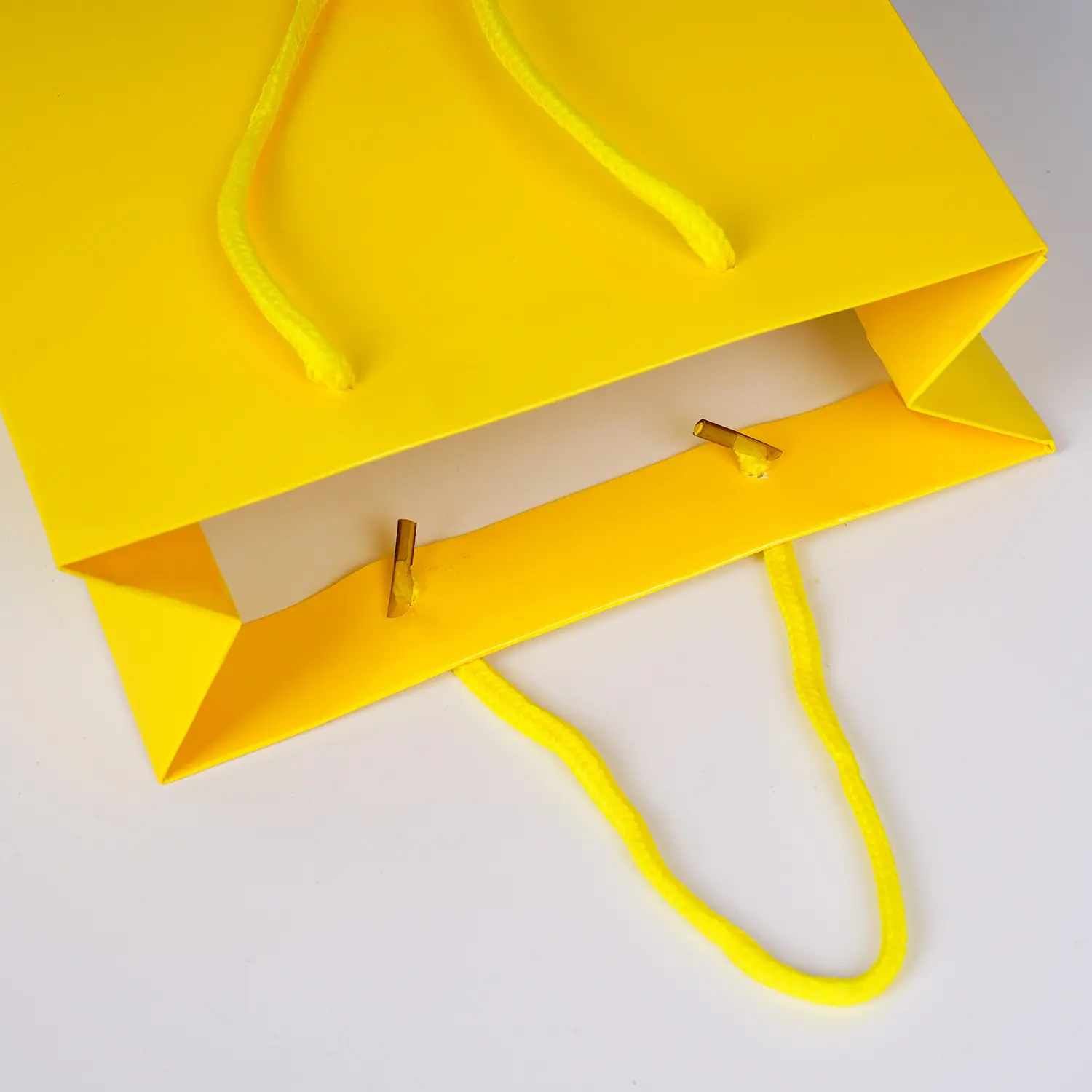 Yellow Paper Bag for Retail Packaging (5)